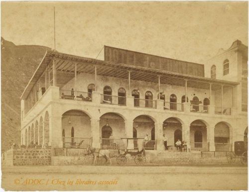 L'hôtel de L'Univers avant ses travaux d'extension. L'hôtel de L'Univers avant ses travaux d'extension - Photo Libraires associés/ADOC.