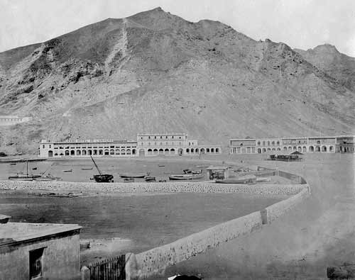 L'hôtel de l'Univers vers 1880. Photo Adenaiways.com L'hôtel de l'Univers vers 1880. Photo Adenaiways.com